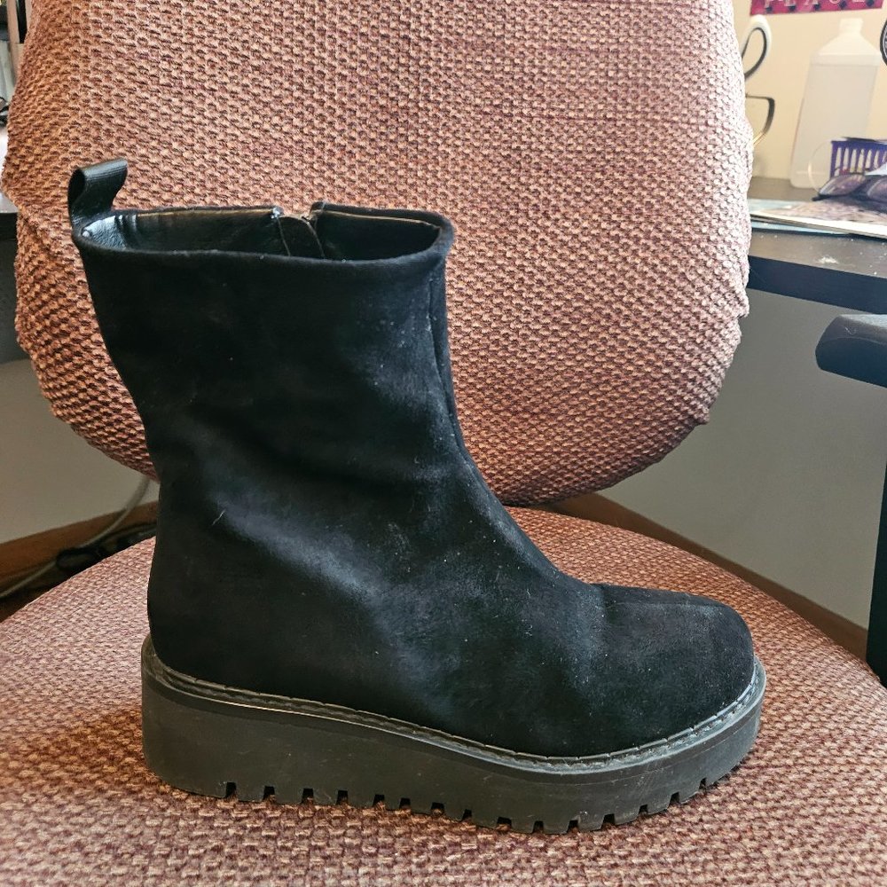 AZURA MENDIAPA BOOTIES - Black Size 8.5